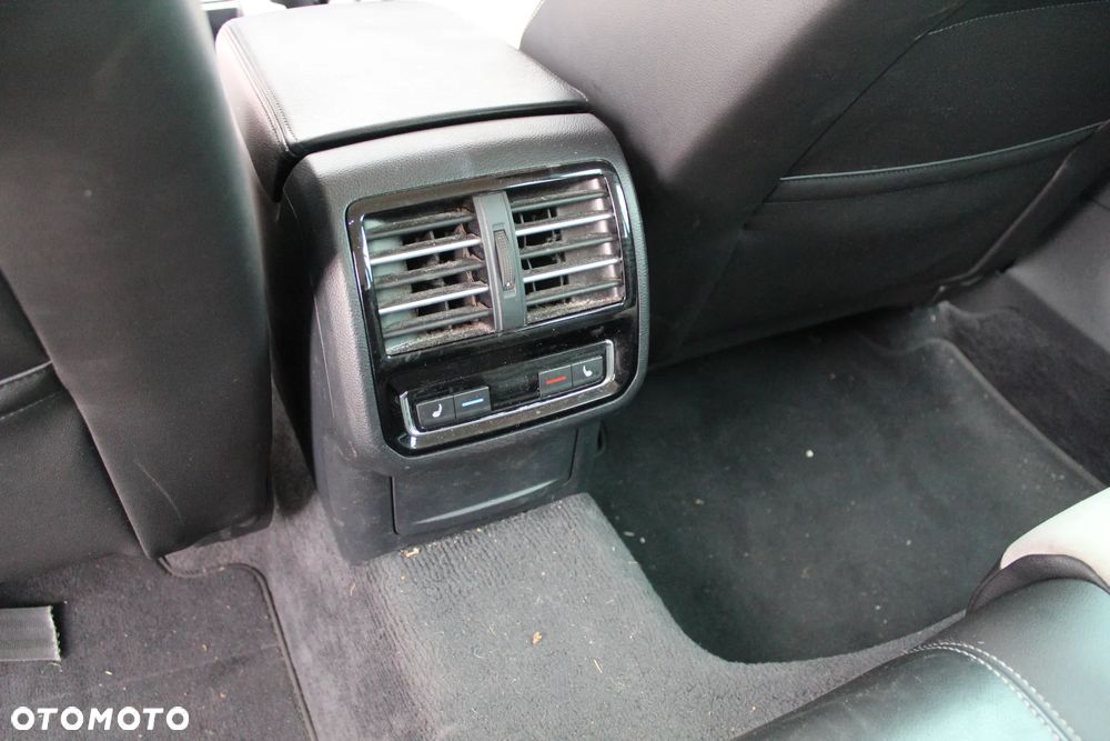 Volkswagen Passat 2.0 TDI Bi-Turbo BMT 4Mot Highline DSG - 16