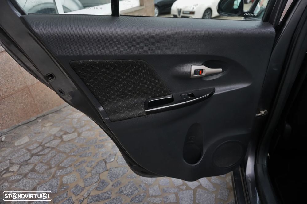 Toyota Urban Cruiser 1.4 D-4D High Pack - 13