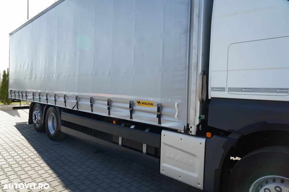 MAN TGX 26.520 / 6x2 / 9.3 M CORTINĂ / ACOPERIȘ RIDICABIL / AXĂ RIDICABILĂ / DIRECȚIE / NOU - 13