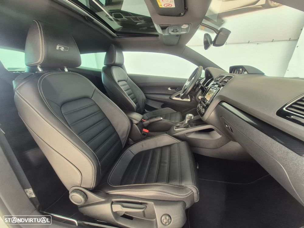 VW Scirocco 2.0 TDI RLine DSG - 28