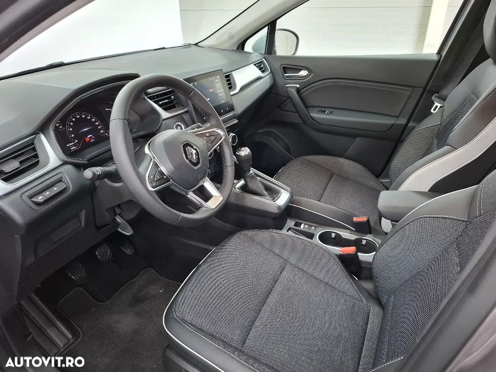 Renault Captur 140 MHEV Techno - 11