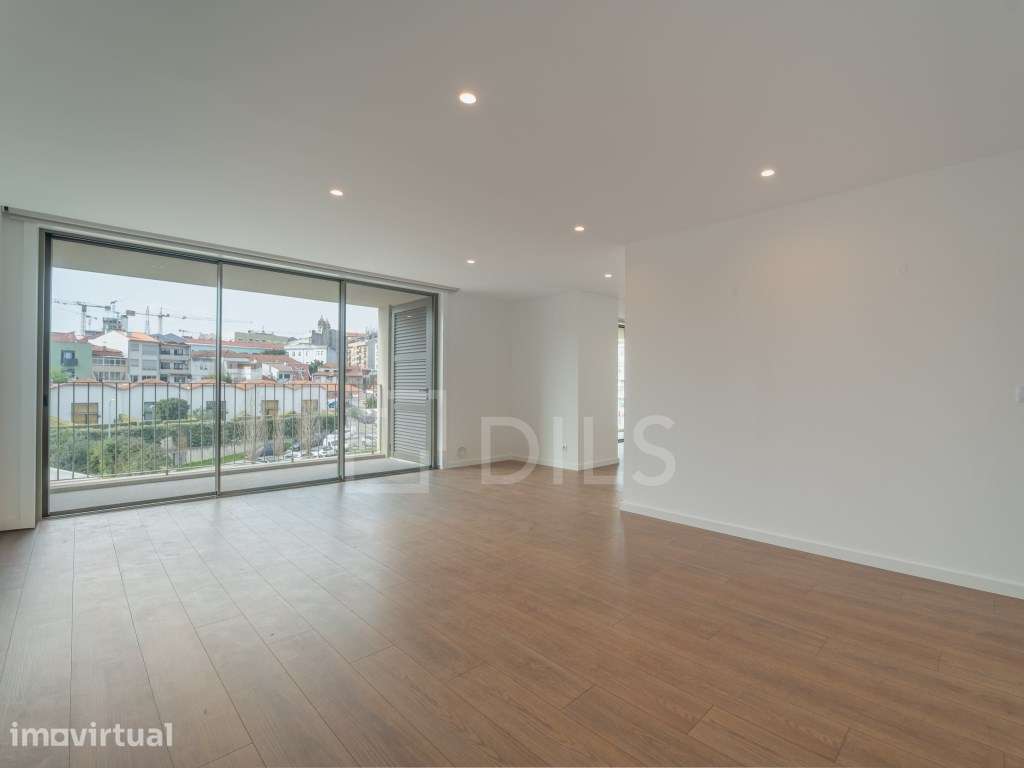 Penthouse T2+1 com terraço e garagem, no Porto - Grande imagem: 2/53
