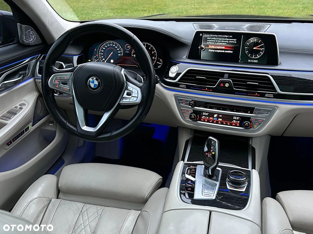 BMW Seria 7 750i - 23
