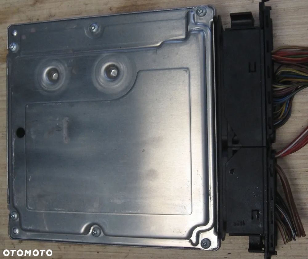 BMW E90 2.0 DIESEL 7798180 sterownik silnika komputer - 4