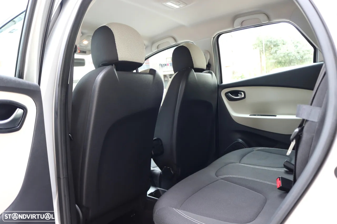 Renault Captur 1.5 dCi Exclusive EDC - 14