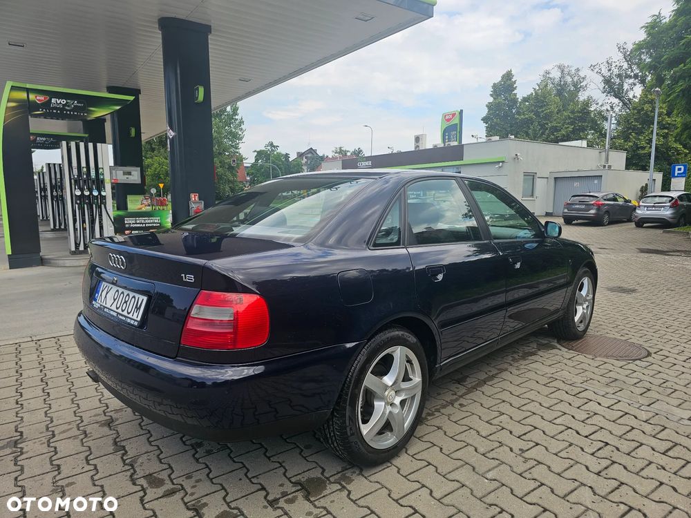 Audi A4 Limousine 1.8 - 7