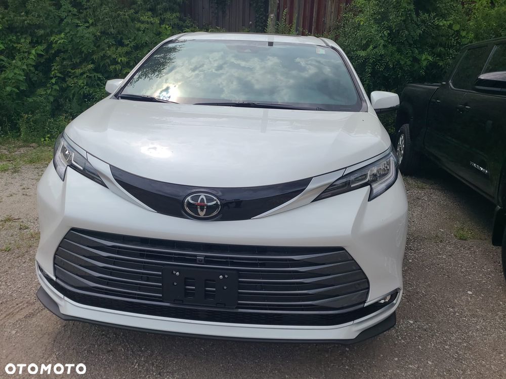 Toyota Sienna - 15