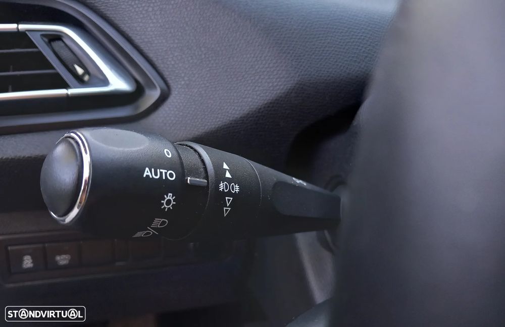 Peugeot 308 1.6 e-HDi Allure CMP6 - 26