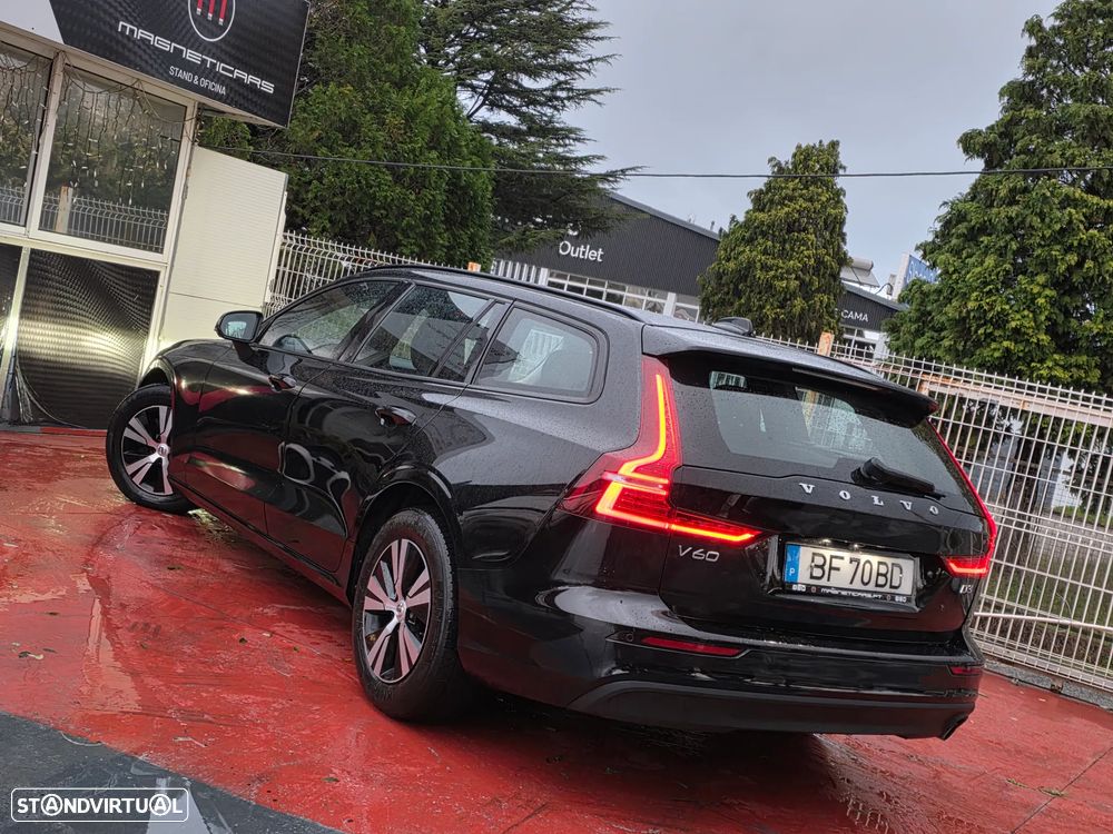 Volvo V60 2.0 D3 Momentum Geartronic - 23