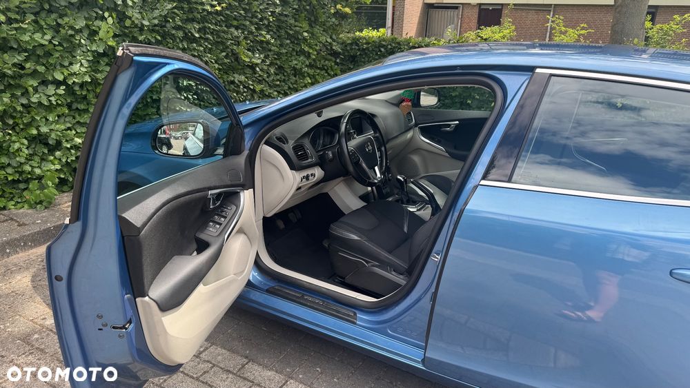 Volvo V40 D2 Momentum - 12
