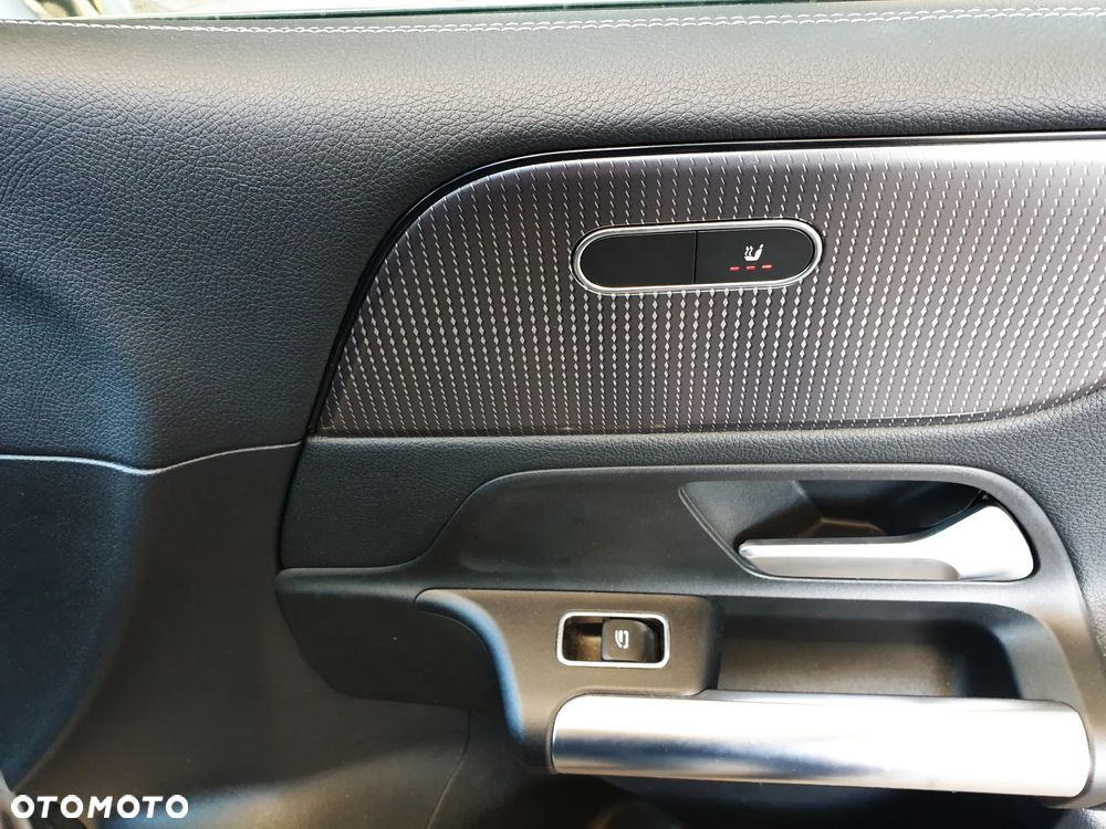 Mercedes-Benz Klasa B 180 d Progressive 8G-DCT - 19