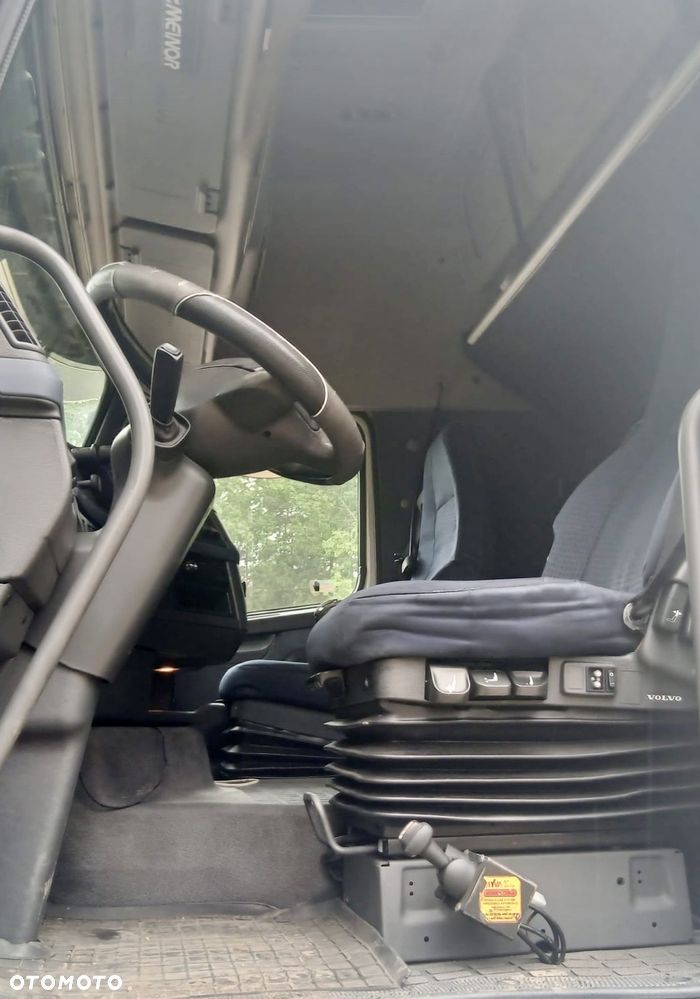 Volvo FH13 400 GLOB XXL I-SHIFT KIPPERHYDRAULIK FULLSPOJLERY ALUFELGI 2xALUTANK XENONY LODÓWKA EURO 5 2007r NOWE TACHO!!! ŁADNY - 10