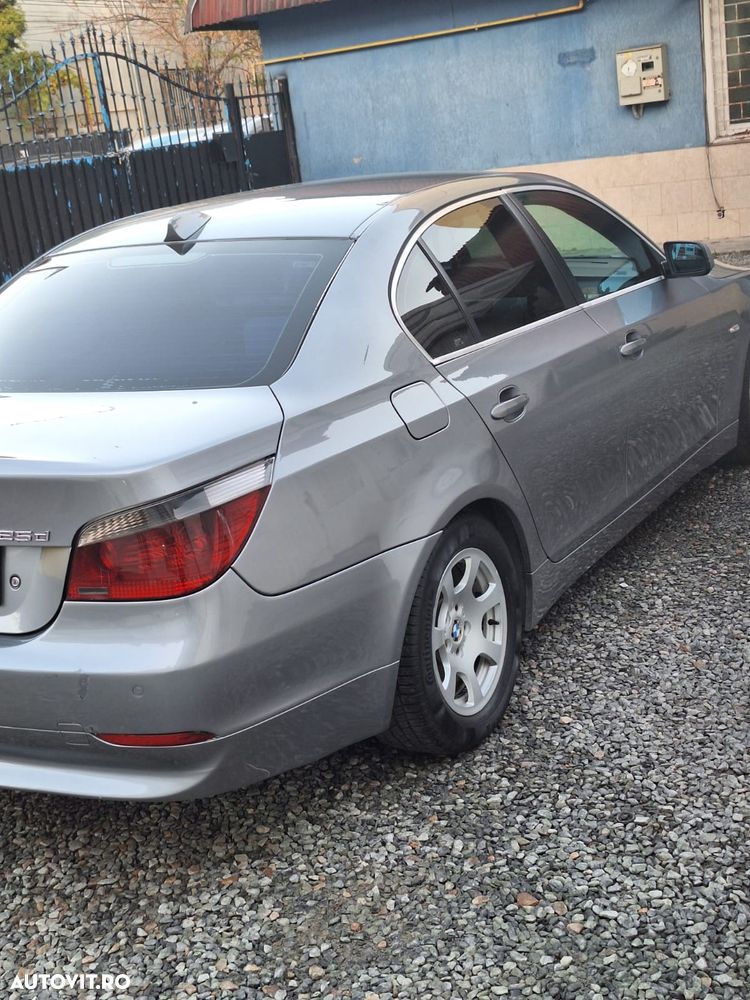 BMW Seria 5 525d Touring - 3