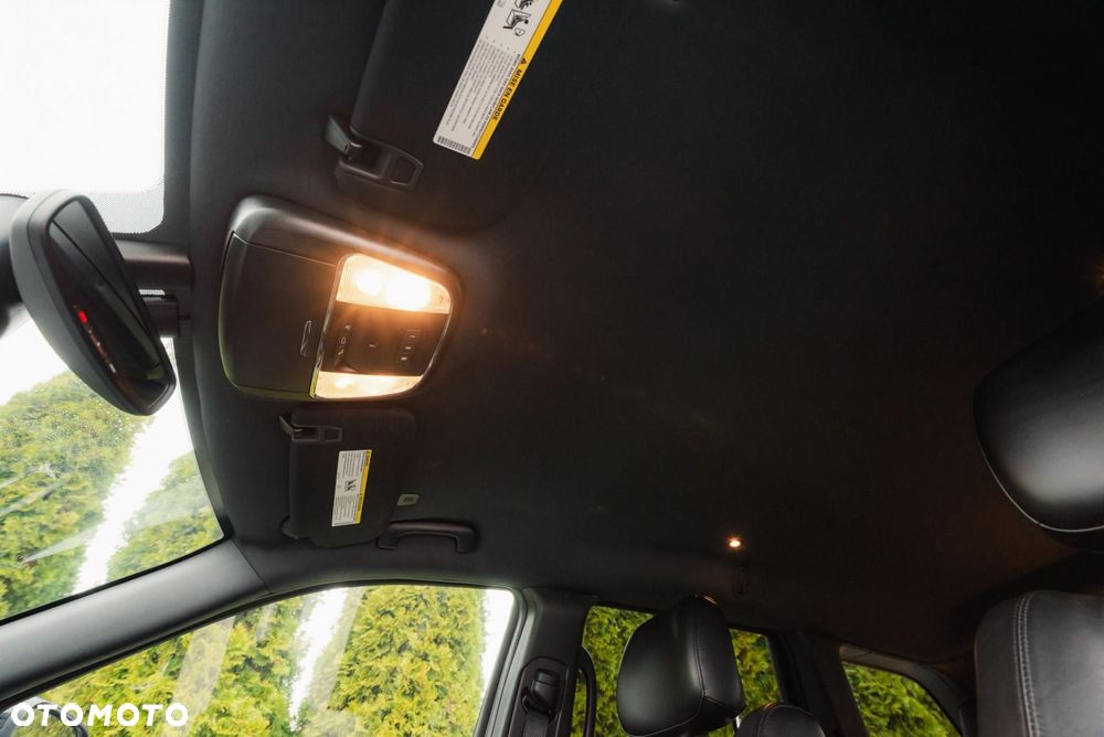 Jeep Grand Cherokee - 31