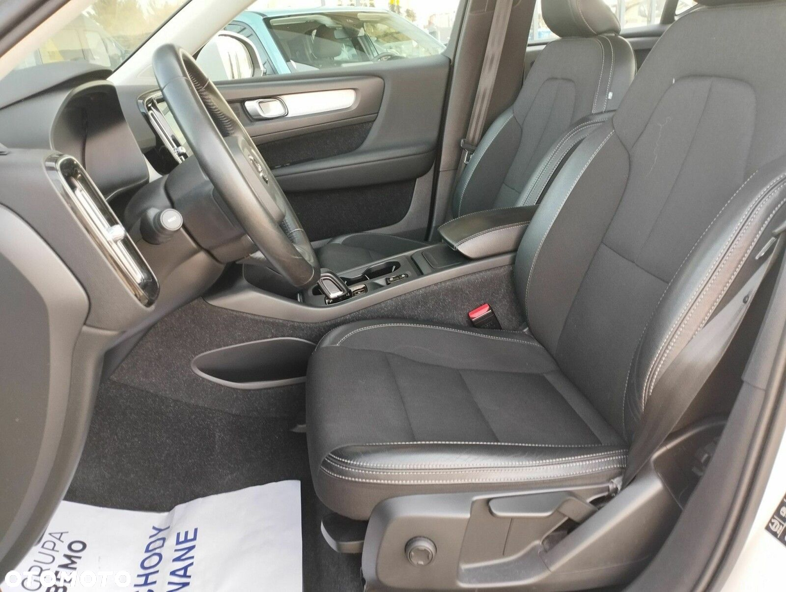 Volvo XC 40 T3 Momentum Pro - 12