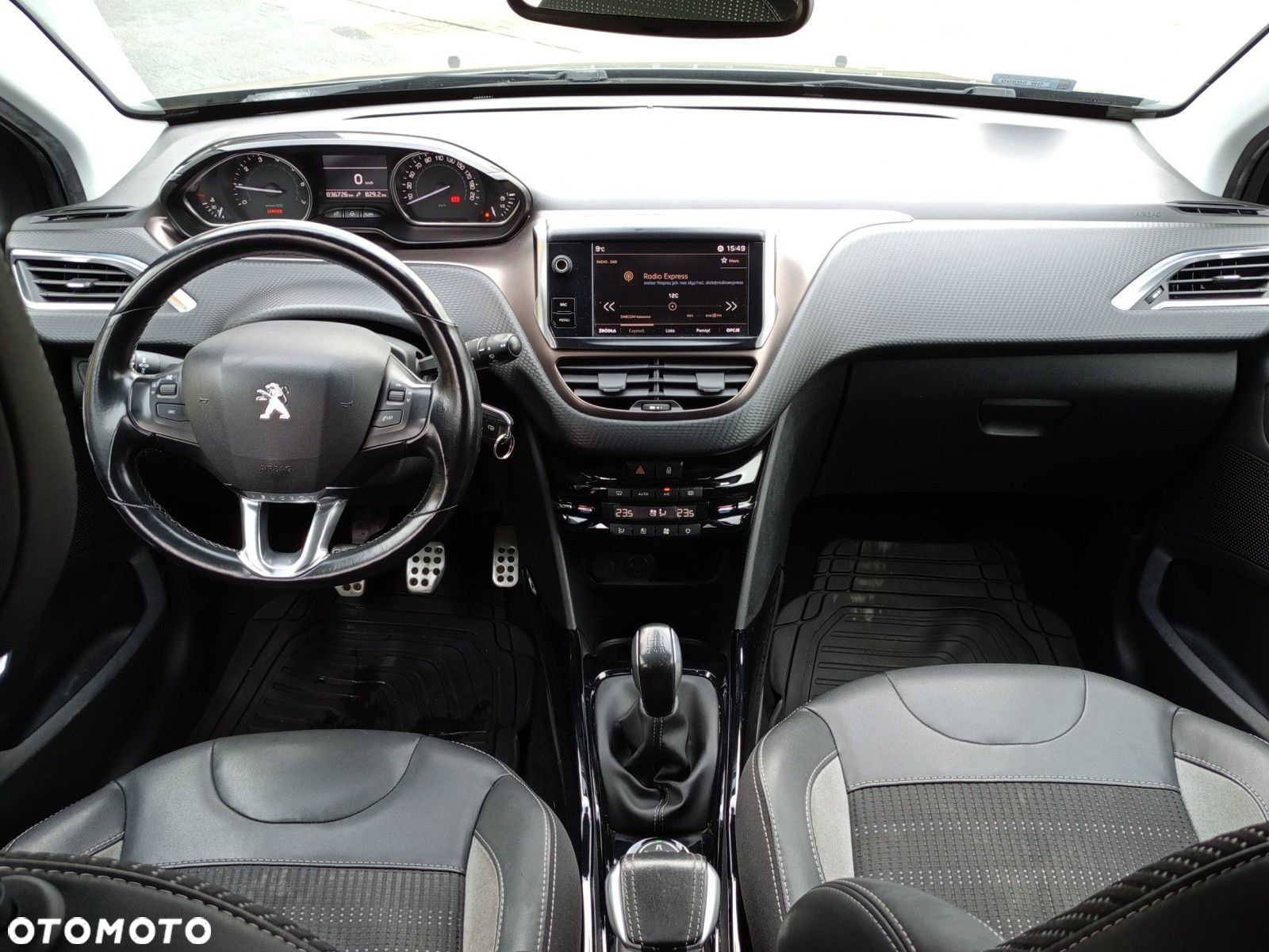 Peugeot 2008 - 8