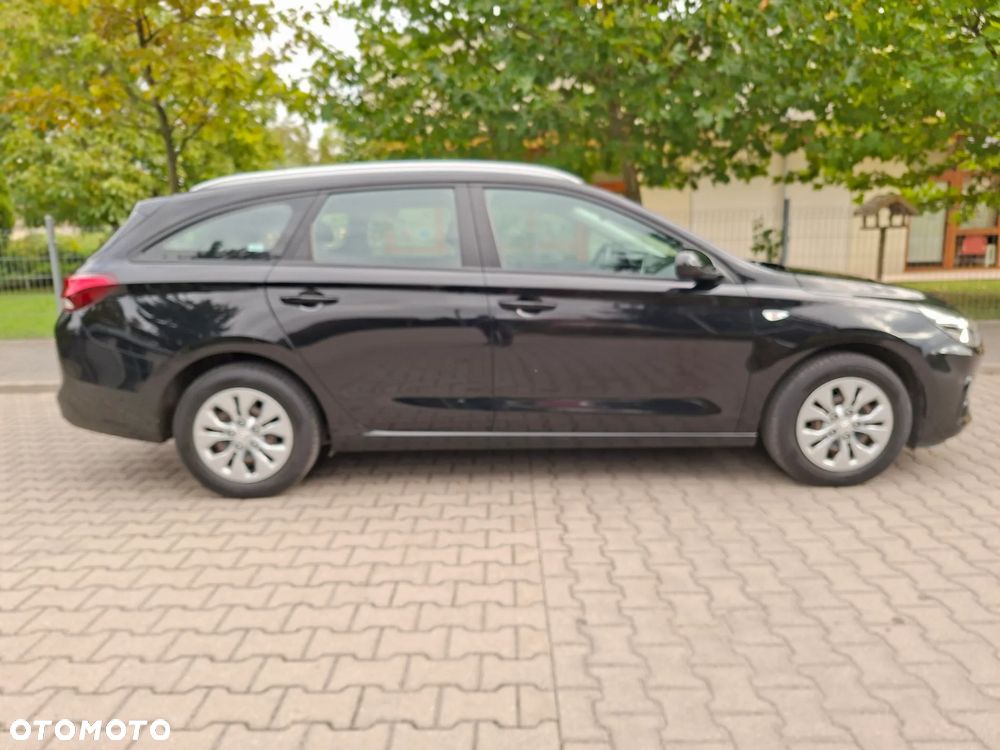 Hyundai i30 1.5 DPI Classic + - 6