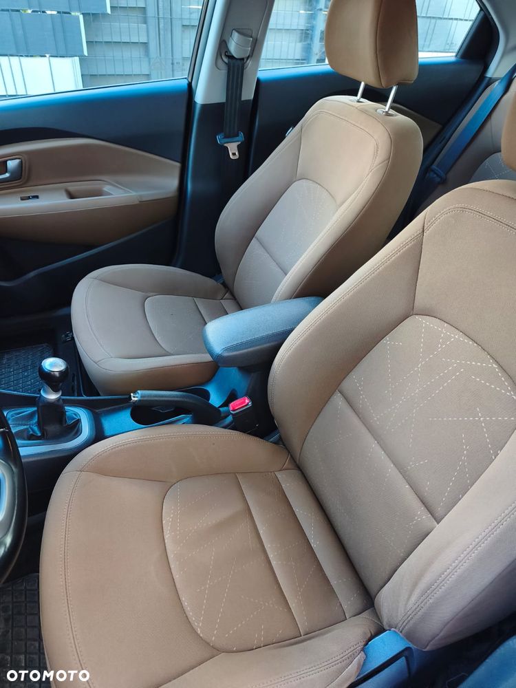 Kia Rio 1.2 L - 13