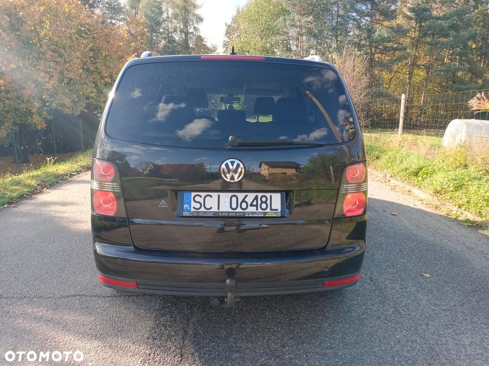 Volkswagen Touran - 8