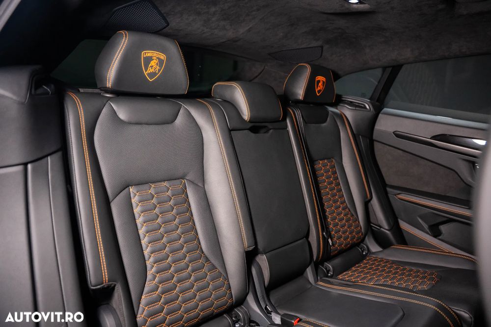 Lamborghini URUS - 30