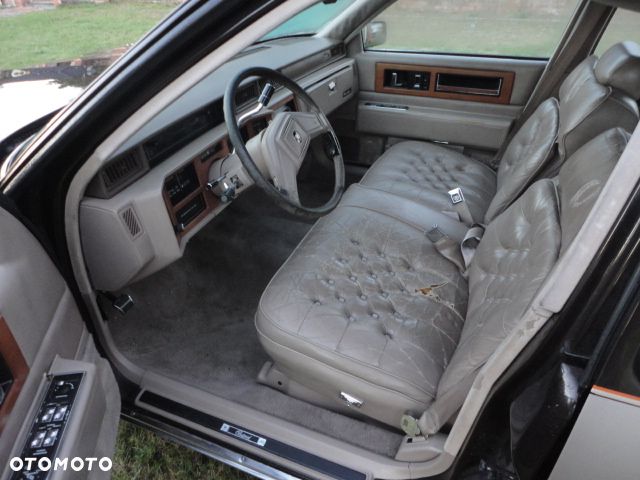 Cadillac Deville - 13