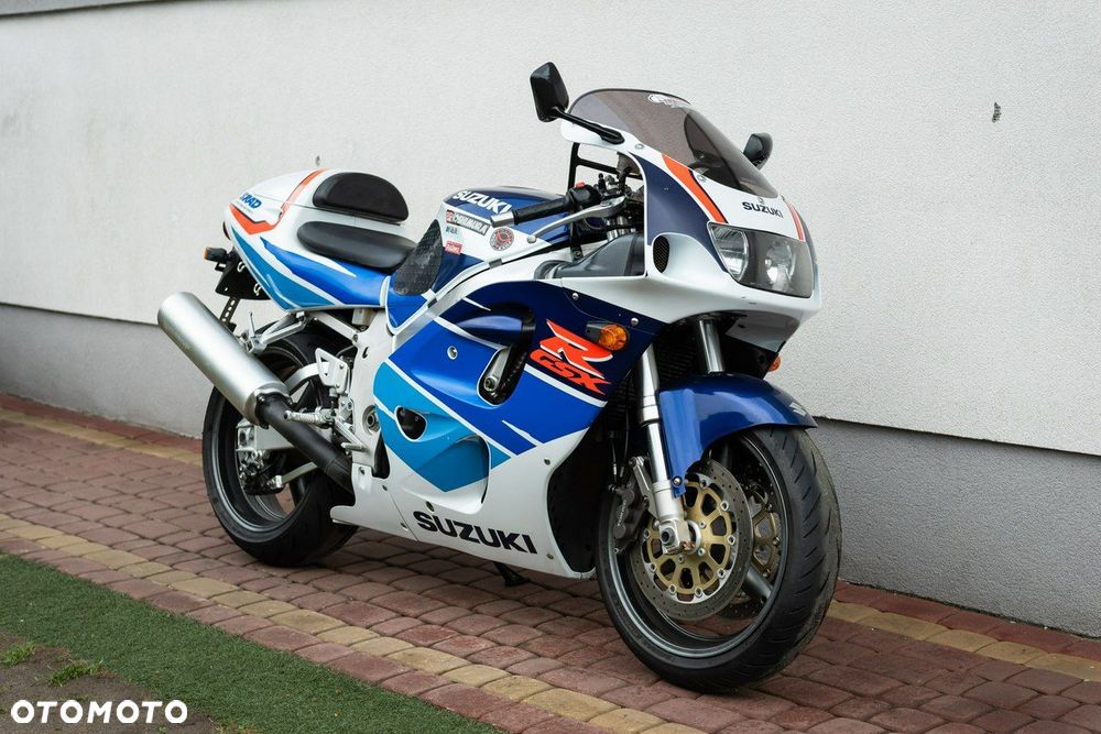 Suzuki GSX-R - 1