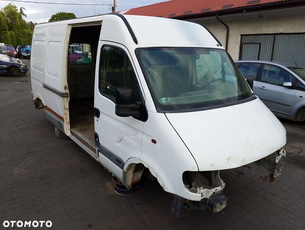 Renault Master II Przed Lift (97-03r.) 2.8 DTI R4 8V 114KM. Silnik S9W 702 (S9W702),  S9W 700 (S9W700) Skrzynia PF1 013 (PF1013),  C 118062 (C118062) lakier 389,  0389 .Cały na części. GWARANCJA !!! Przód Tył Zestaw Komplet Drzwi Klapa Zderzak Błotnik Maska Grill Atrapa Szyba Pas Lampa Lusterko Boczki Fotel Kanapa Kokpit Deska Rozdzielcza Przełącznik Włącznik Sterownik Przewody Wiązka Instalacja Moduł Komputer Czujnik Listwa Pompa Alternator Wtryski Głowica Rozrusznik Kompresor Sprzęgło Dwumas Silnik Skrzynia ABS Klimatyzacji Paliwa Wspomagania Kolektor Turbina Przepustnica Zawór Chłodnica Koło Hak Belka Sanki Zawieszenie Mcpherson Półoś Amortyzator Wydech Tłumik Zacisk Most - 7