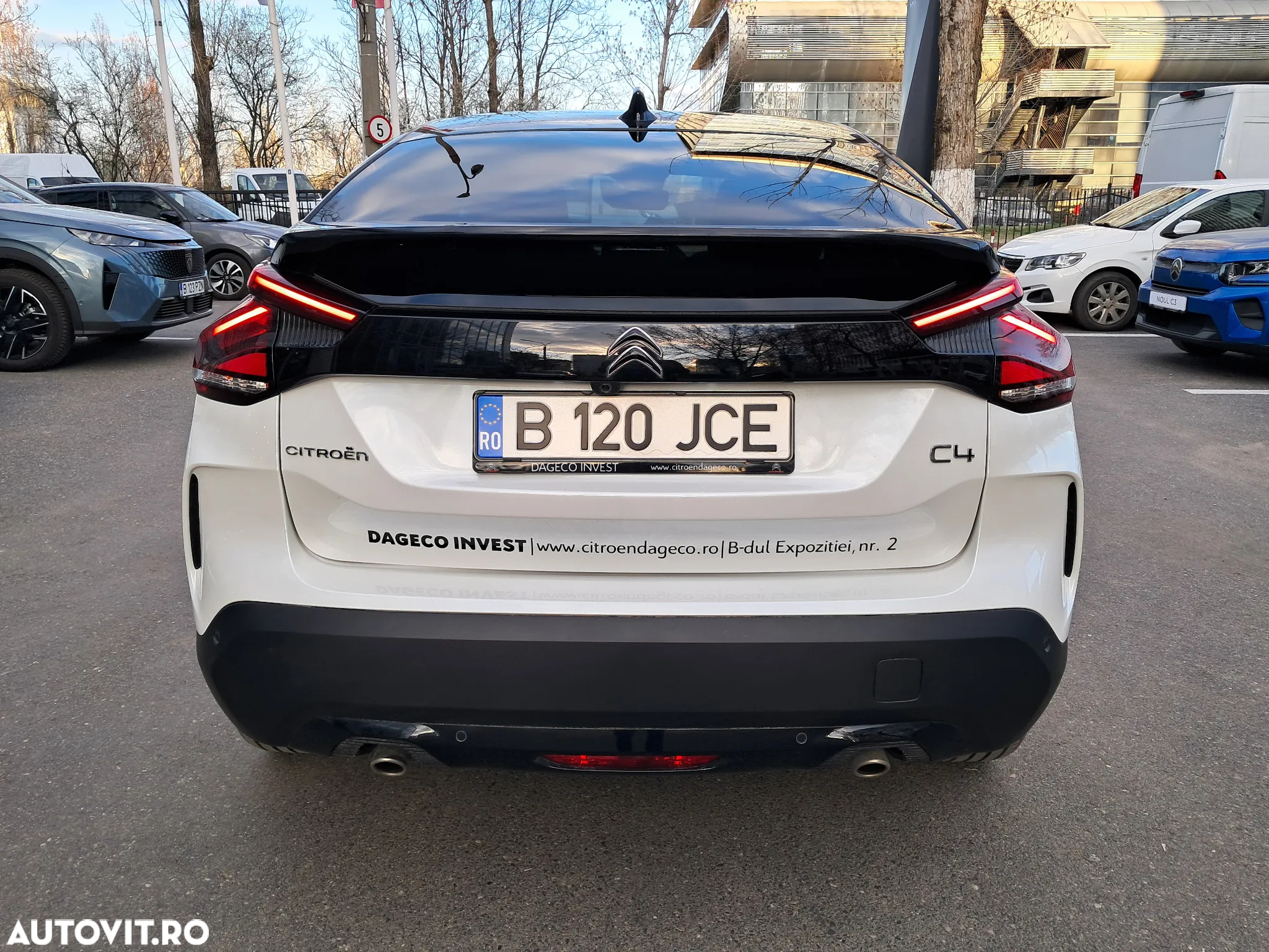 Citroën C4 1.2 PureTech 130 S&S EAT8 MAX - 5