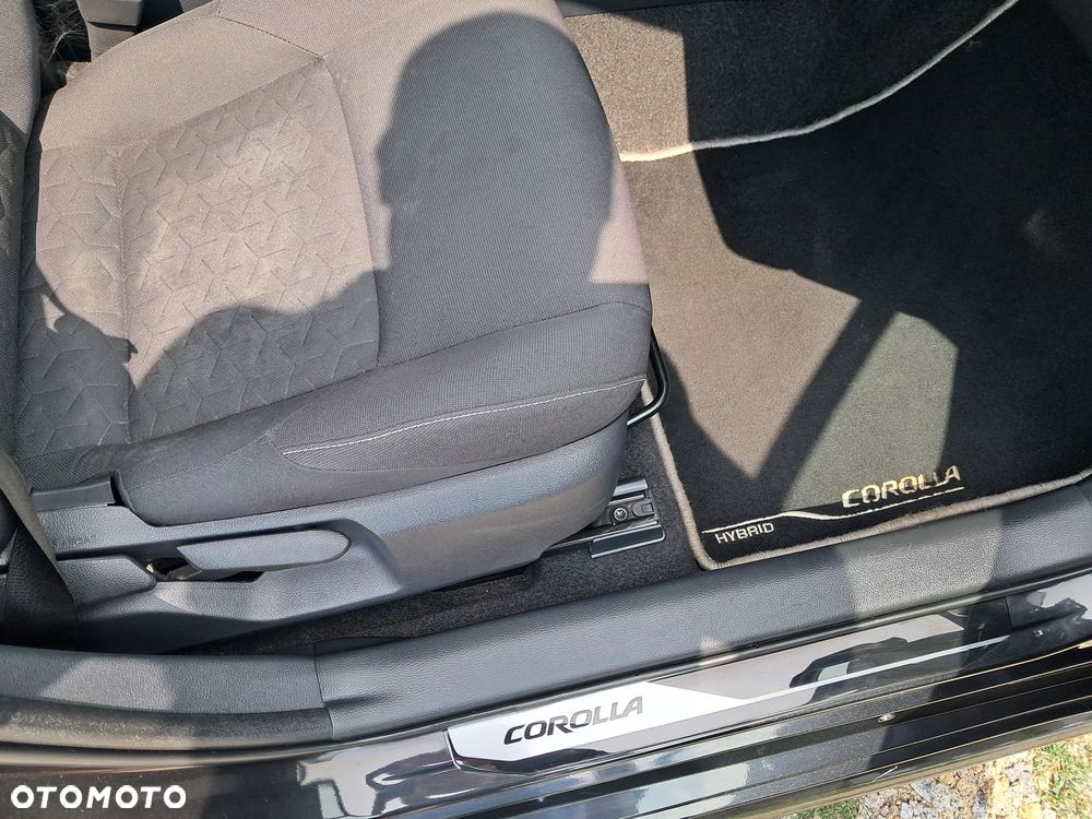 Toyota Corolla 1.8 Hybrid Active - 28
