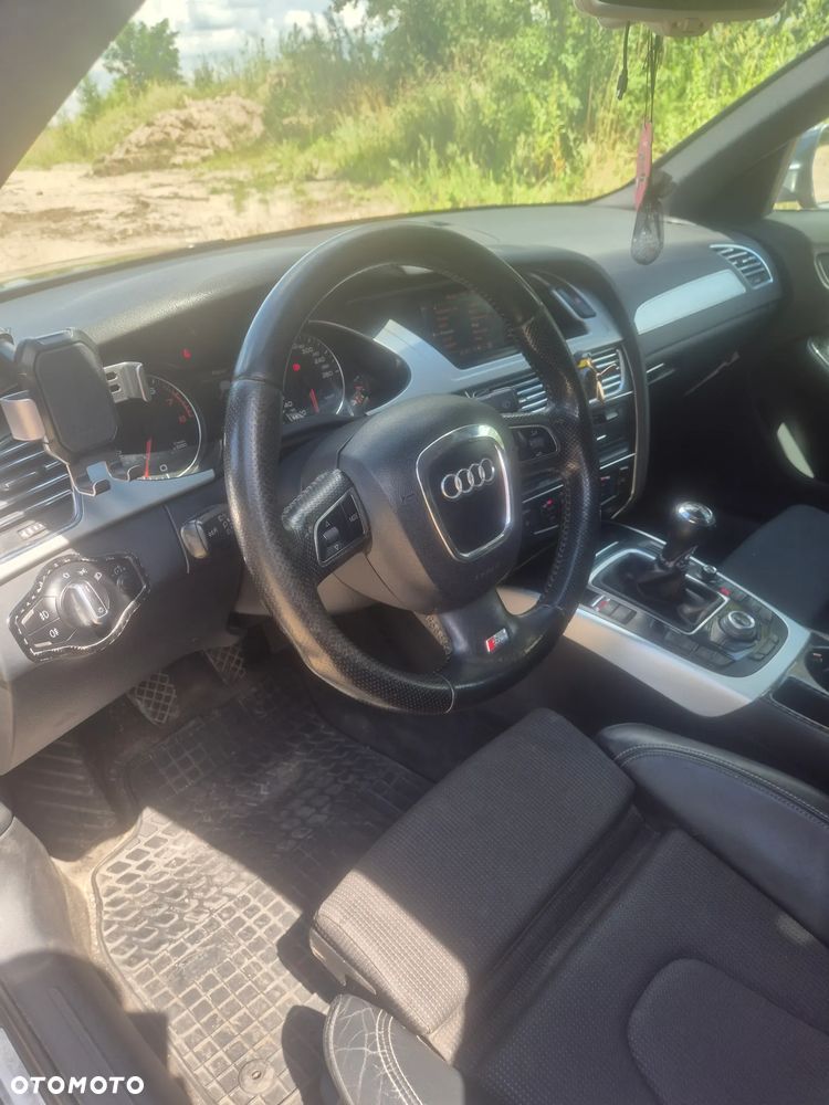 Audi A4 Limousine - 5