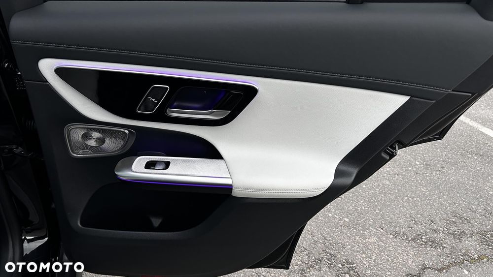 Mercedes-Benz GLC - 28