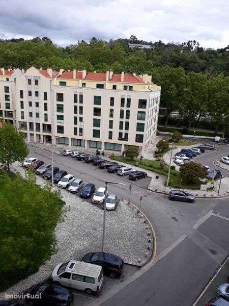 Apartamento T4, usado em bom estado conservação - Grande imagem: 2/3