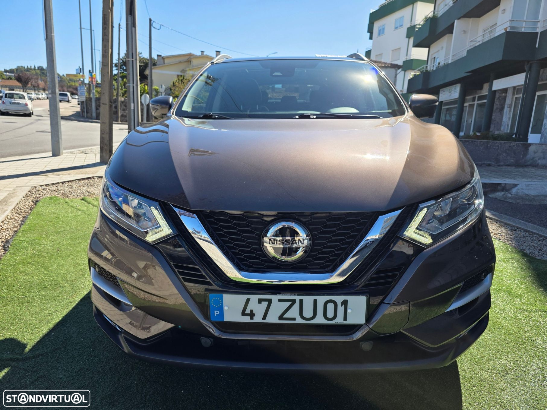Nissan Qashqai 1.3 DIG-T N-Connecta J18 - 2