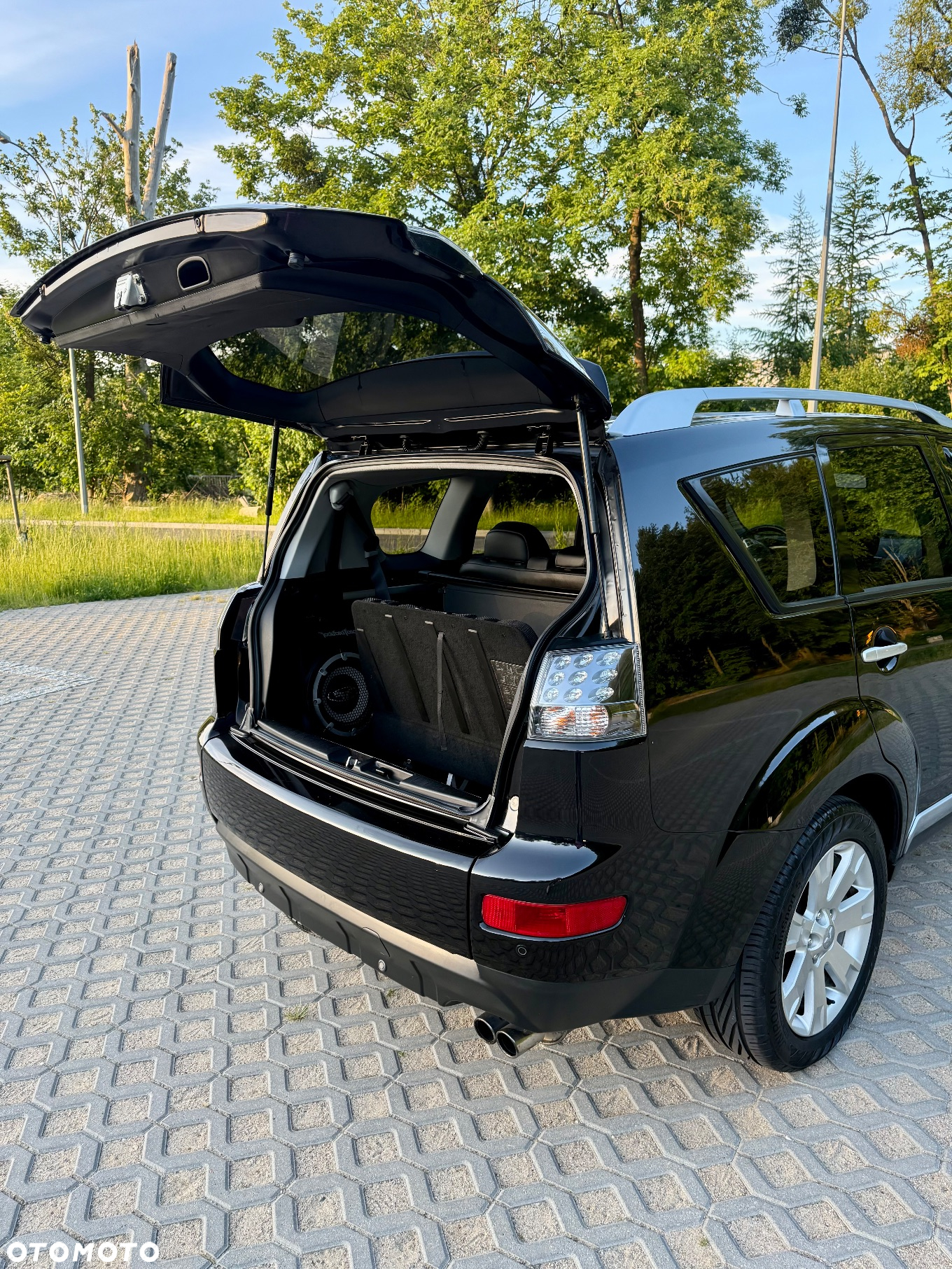 Mitsubishi Outlander - 4