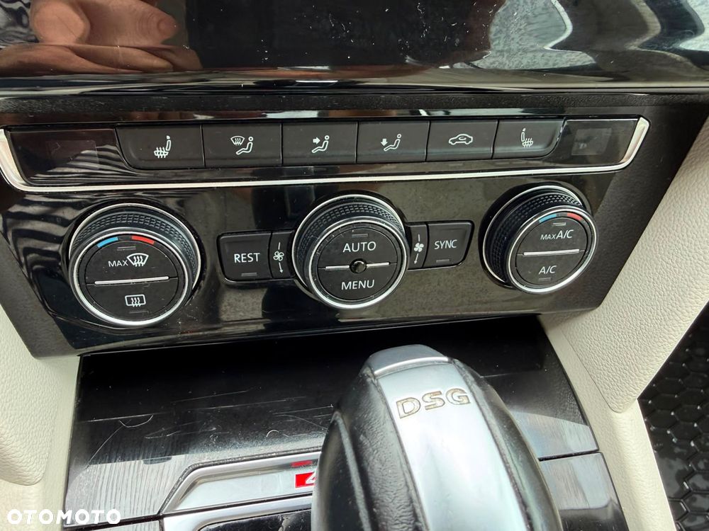 Volkswagen Passat - 19