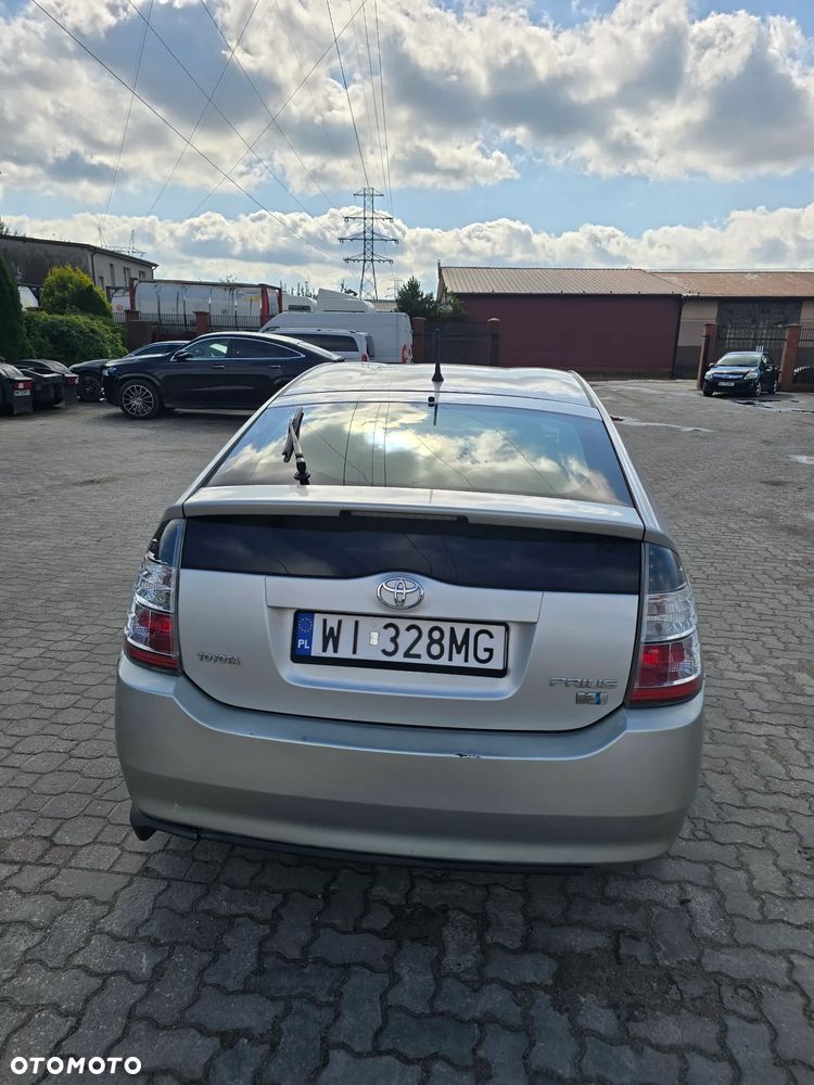 Toyota Prius 1.5 VVT-i Sol - 4