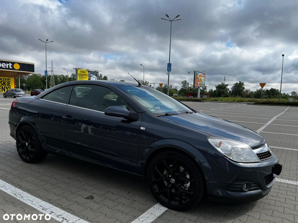 Opel Astra 2.0 T Cosmo - 14