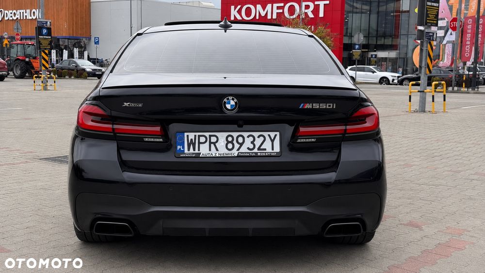 BMW Seria 5 M550i xDrive sport - 6