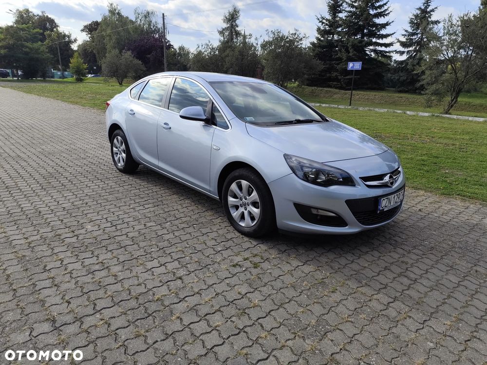 Opel Astra 1.4 T Business EU6 - 1