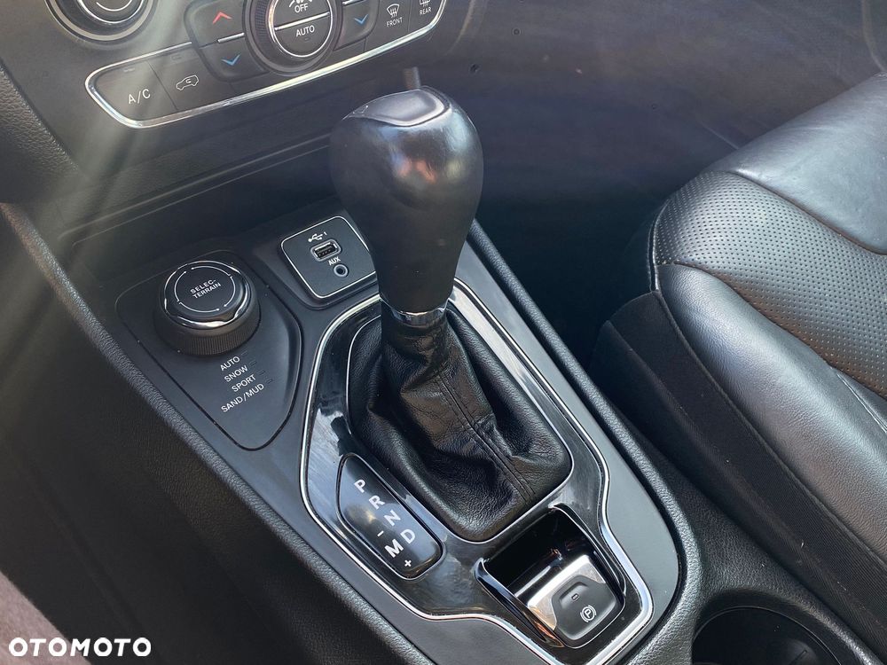 Jeep Cherokee 2.0 GME Active Drive I Limited - 26