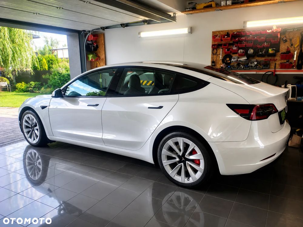 Tesla Model 3 - 1
