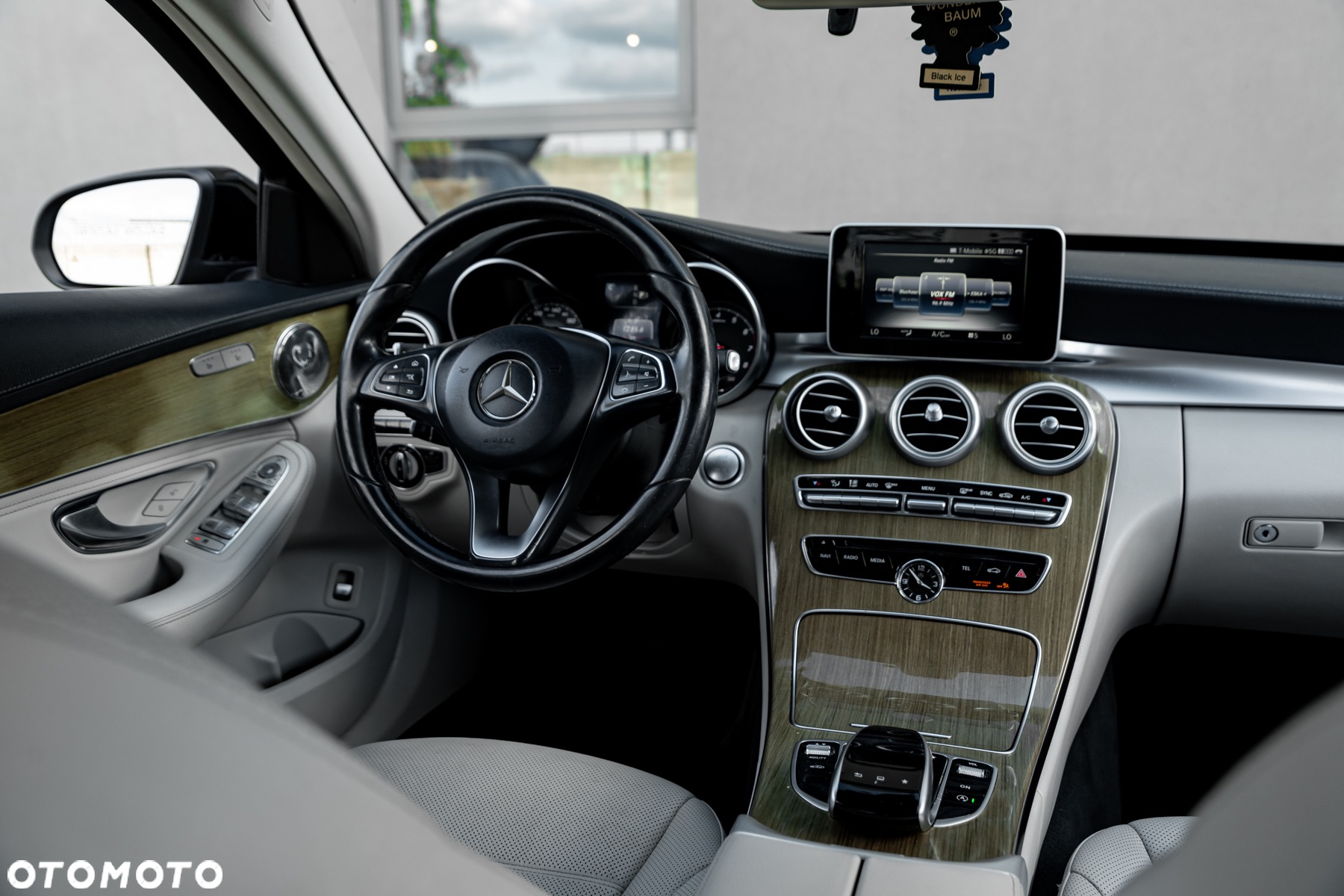 Mercedes-Benz Klasa C 250 7G-TRONIC - 28