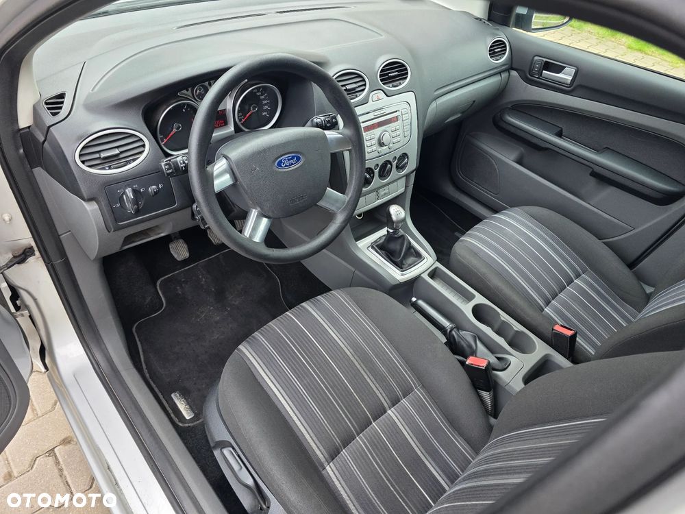 Ford Focus 1.6 TDCi DPF Style - 7