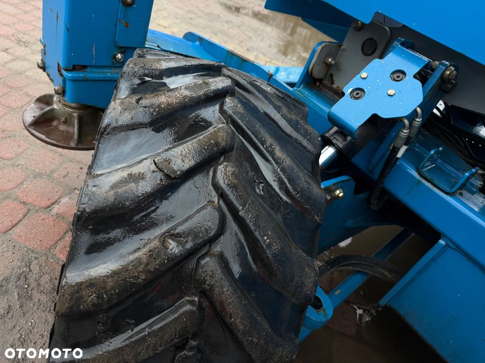 Genie Zwyżka Terenowa GS-4069RT Podnośnik Nożycowy Dźwig 14,5 metra jak Nowa z salonu! 960 mtg. 2013 rok, Pochodzi z Norweskiego urzędu Komuny. Zadbana! 4x4 Silnik Kubota. Zero Luzów i wycieków. Aktualne Serwisy DEKRA BMWT. Wysuwany Balkon. Sterowana z dołu i góry. Okazja Tanio !! Dokumentacja! Bez DPF, adBLUE - 25