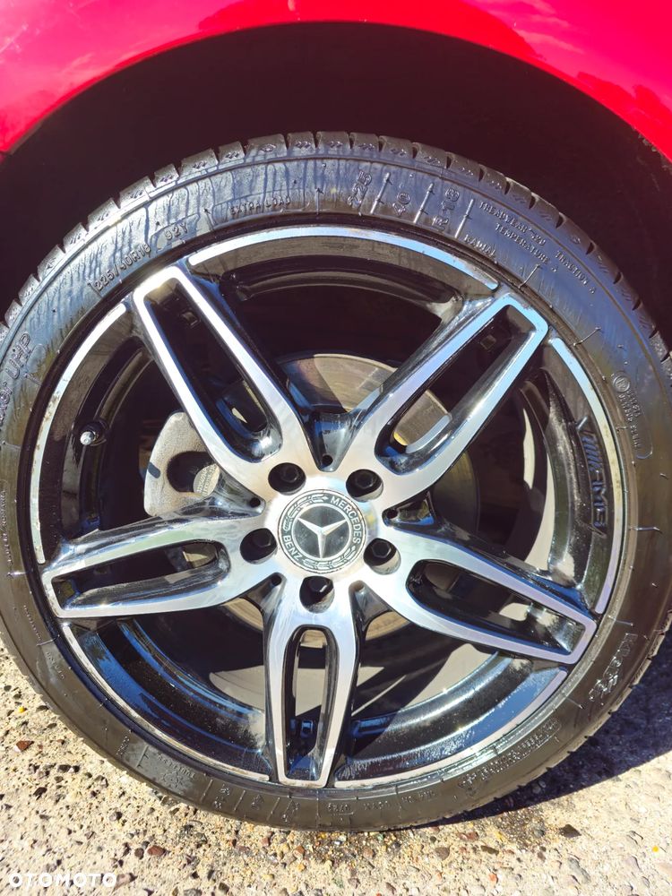 Mercedes-Benz CLA 220 4-Matic AMG Line - 12