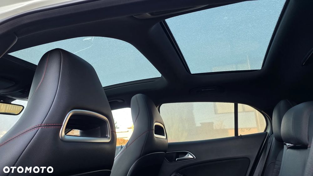 Mercedes-Benz GLA 200 d 4-Matic AMG Line - 15