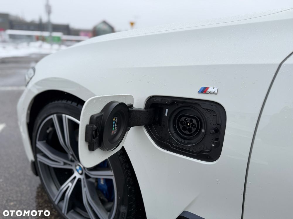 BMW Seria 3 330e M Sport sport - 19