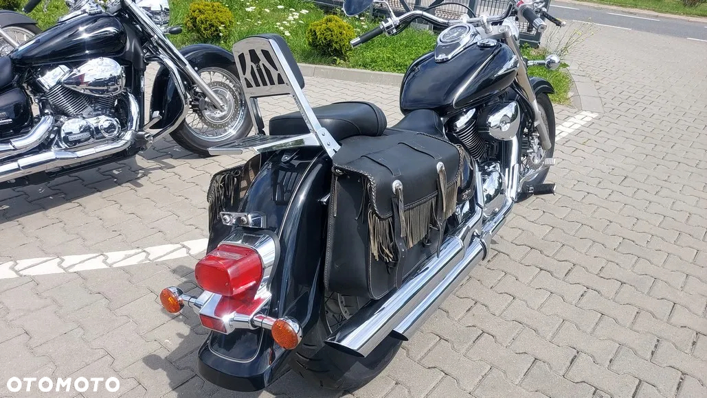 Suzuki Intruder - 3