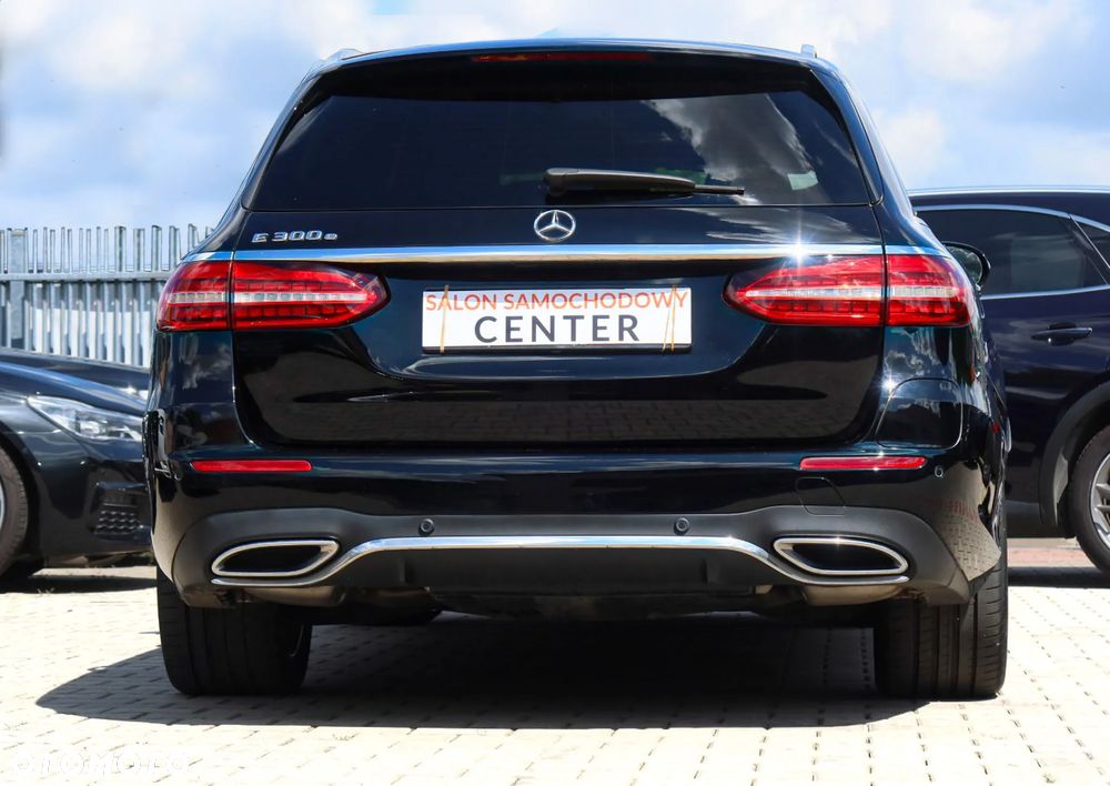 Mercedes-Benz Klasa E 300 AMG - 31