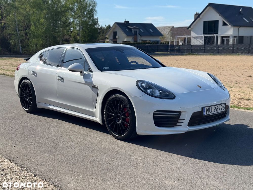 Porsche Panamera GTS PDK - 2